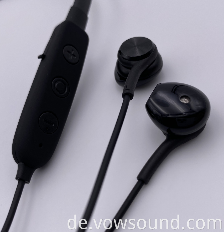Bluetooth Headphones with Magnetic Connection